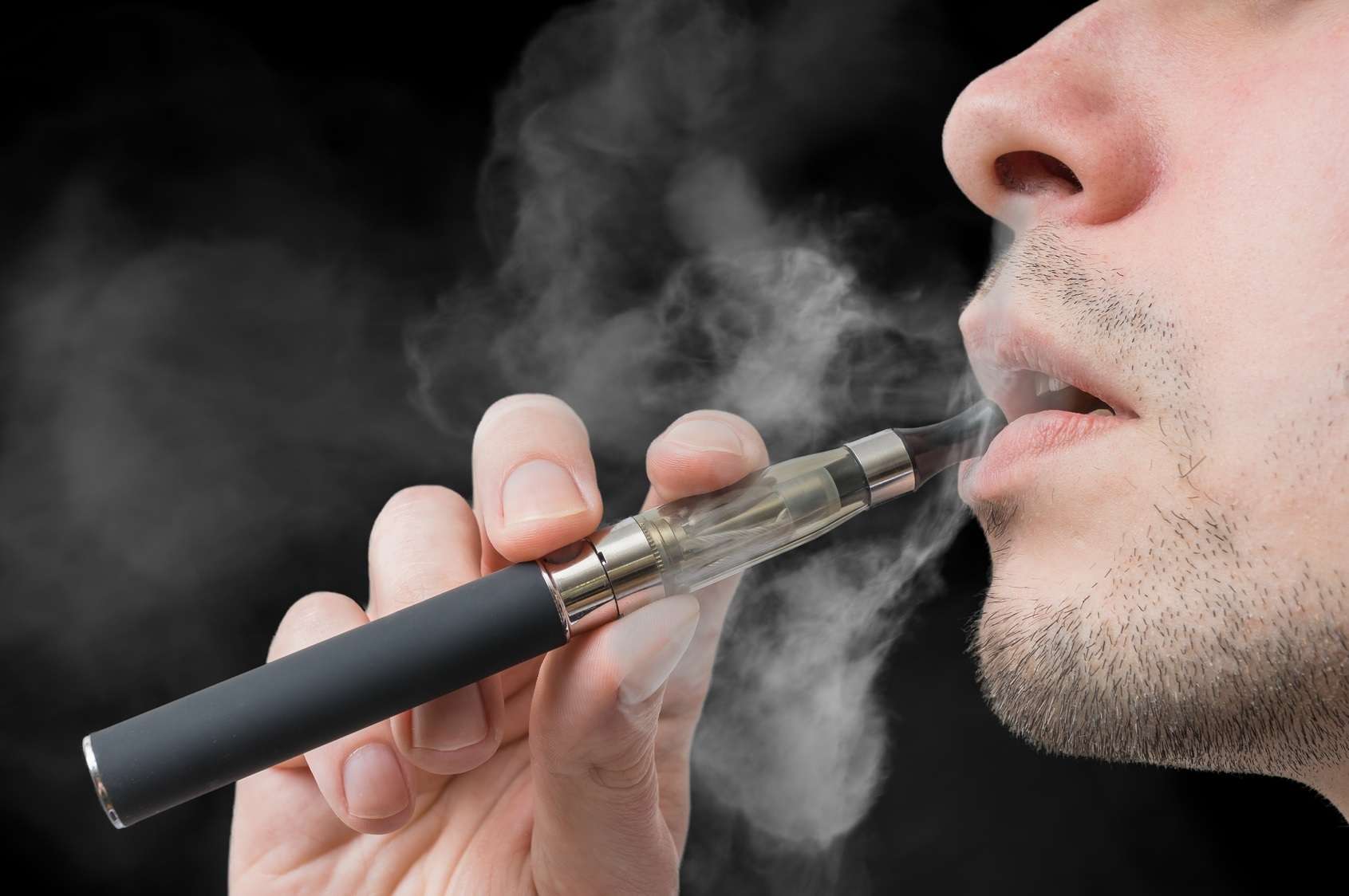 Tabagisme : la e-cigarette gagne du terrain chez les adolescents au Maroc